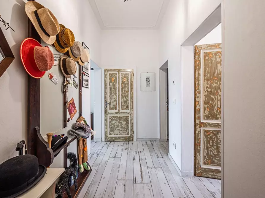 Immagine 8 di Appartamento in vendita  a Reggio Nell'emilia