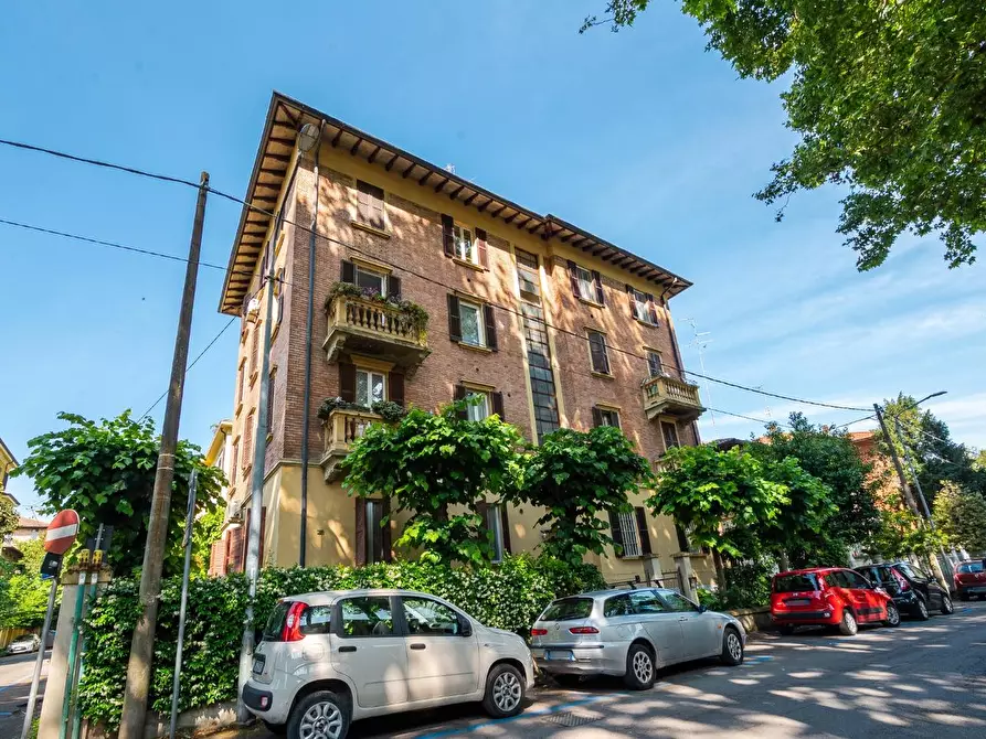 Immagine 18 di Appartamento in vendita  a Reggio Nell'emilia