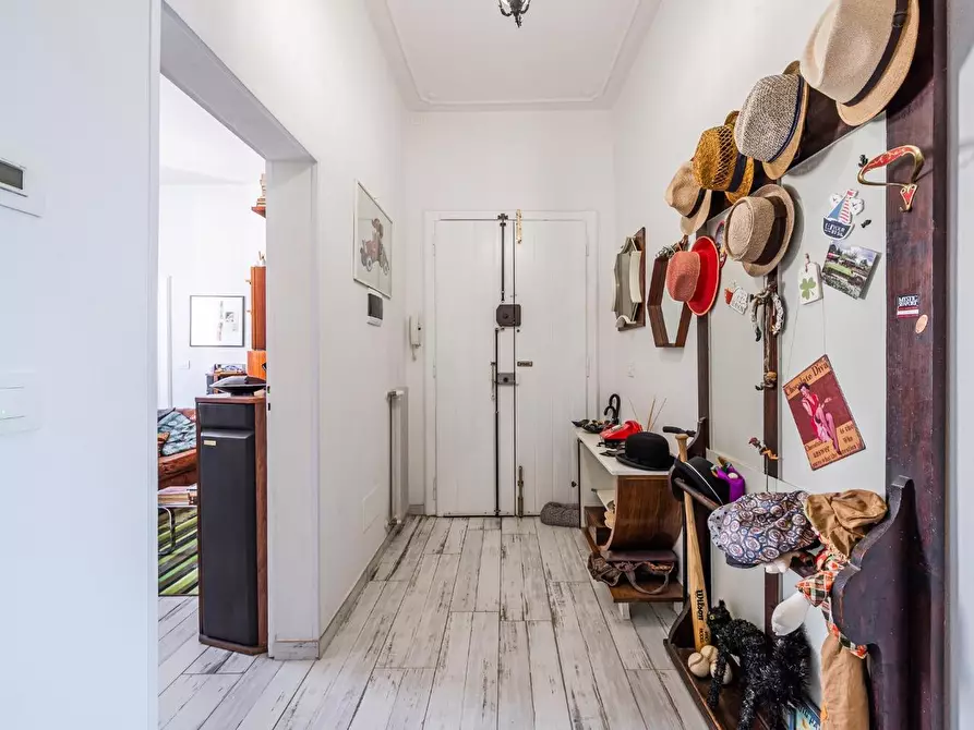 Immagine 9 di Appartamento in vendita  a Reggio Nell'emilia