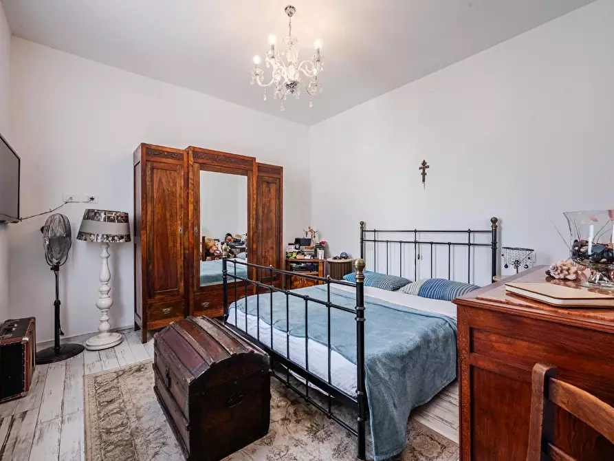 Immagine 12 di Appartamento in vendita  a Reggio Nell'emilia