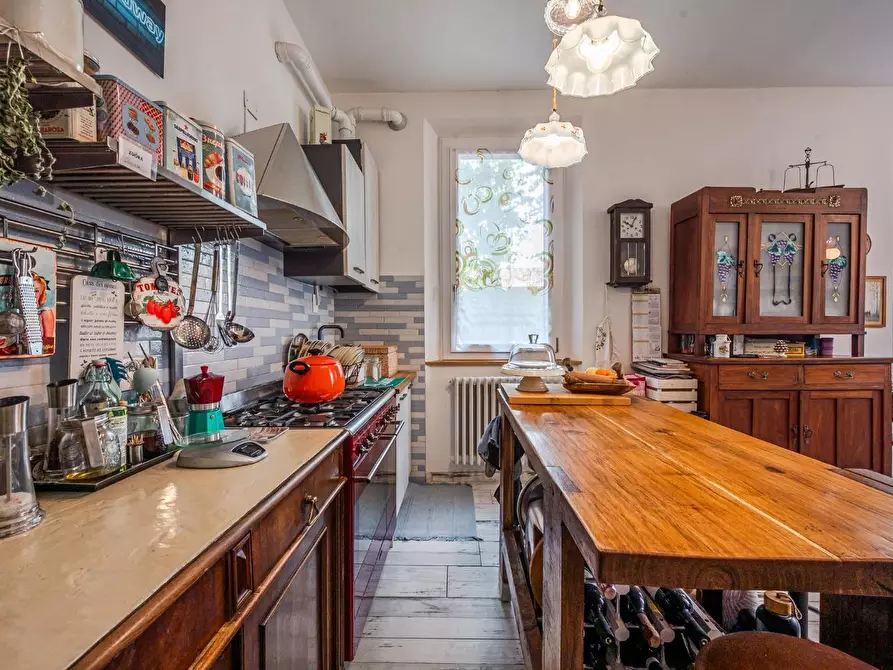 Immagine 3 di Appartamento in vendita  a Reggio Nell'emilia