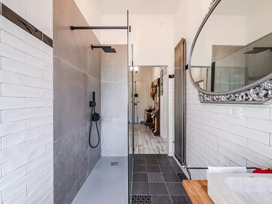 Immagine 16 di Appartamento in vendita  a Reggio Nell'emilia