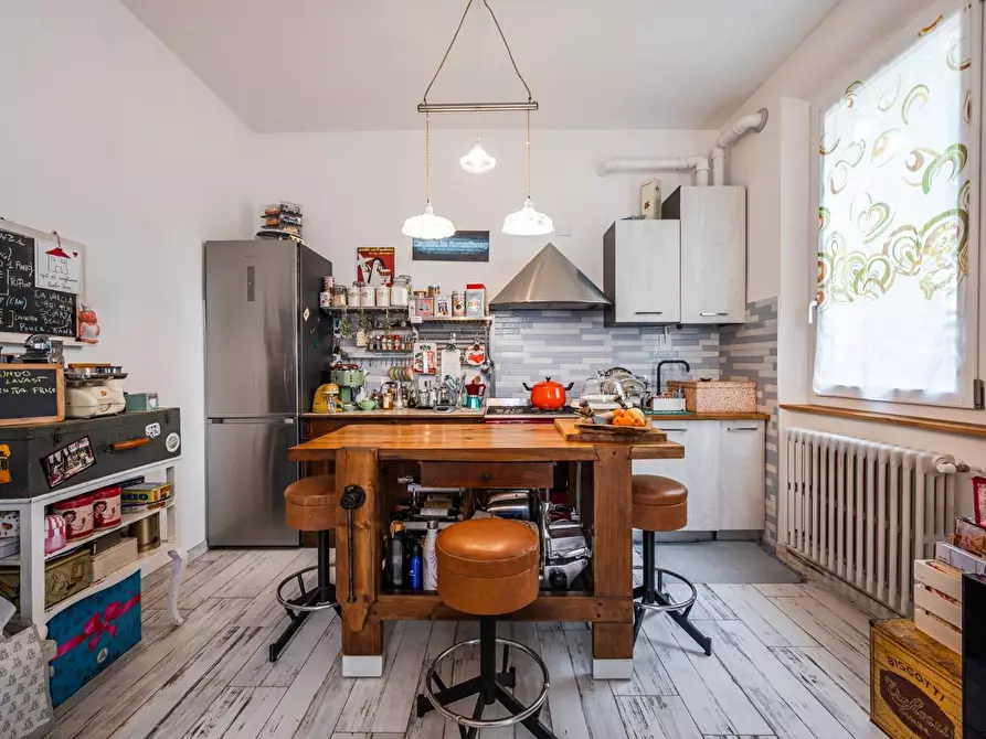 Immagine 4 di Appartamento in vendita  a Reggio Nell'emilia