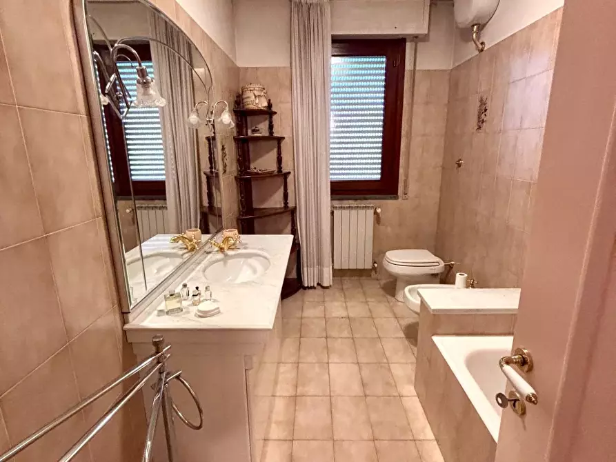 Immagine 28 di Attività artigianale in vendita  a San Miniato