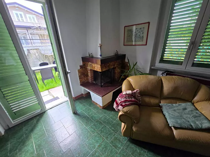 Immagine 19 di Villa in vendita  a Carrara