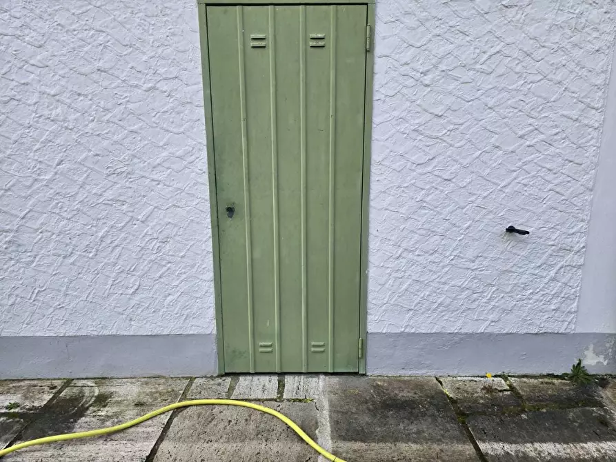 Immagine 4 di Villa in vendita  a Carrara