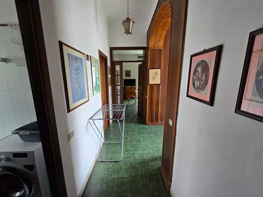 Immagine 21 di Villa in vendita  a Carrara