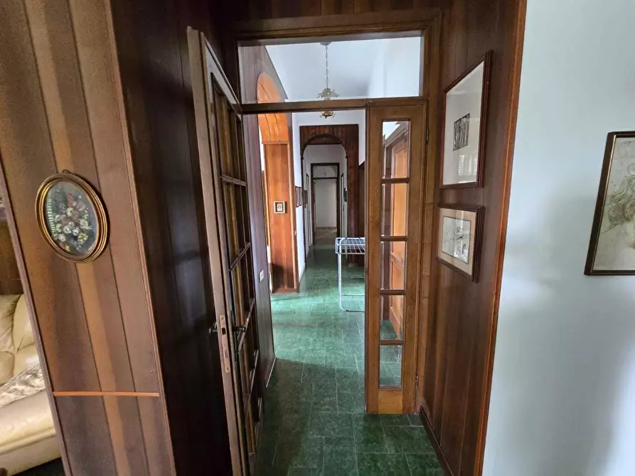 Immagine 18 di Villa in vendita  a Carrara