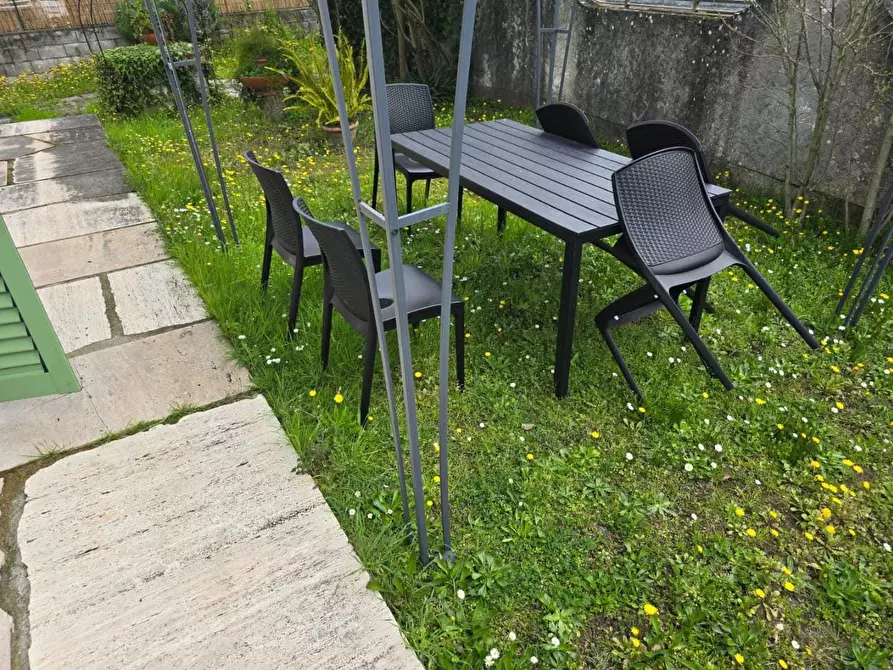 Immagine 11 di Villa in vendita  a Carrara