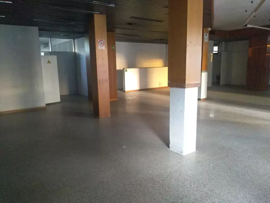 Immagine 6 di Locale commerciale in vendita  a Vinci