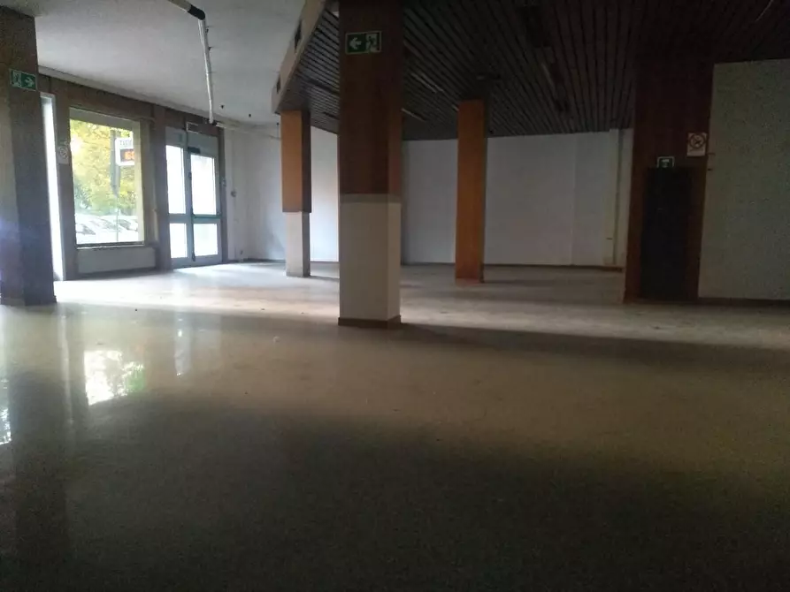 Immagine 4 di Locale commerciale in vendita  a Vinci