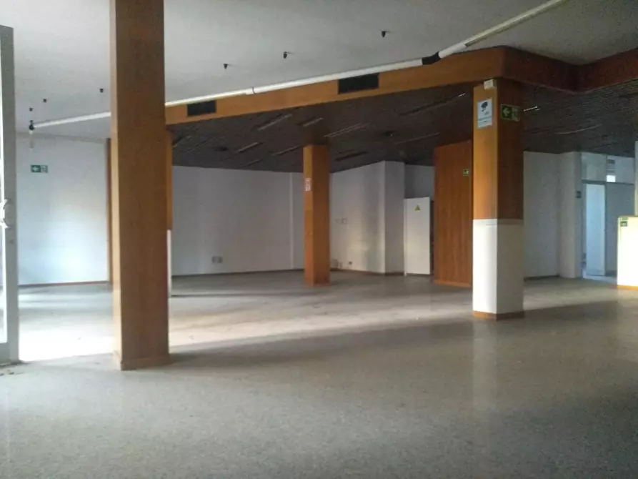 Immagine 1 di Locale commerciale in vendita  a Vinci