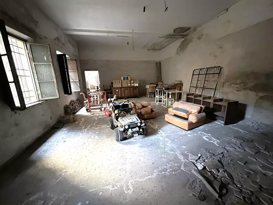 Immagine 6 di Laboratorio in vendita  a Cascina