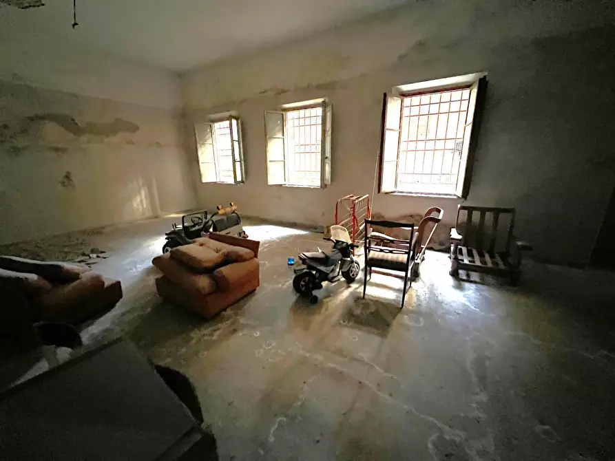 Immagine 5 di Laboratorio in vendita  a Cascina