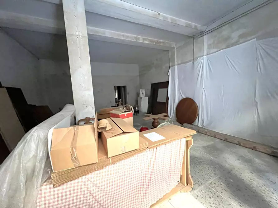 Immagine 2 di Laboratorio in vendita  a Cascina