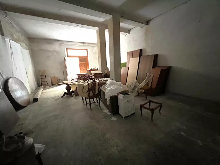 Immagine 7 di Laboratorio in vendita  a Cascina