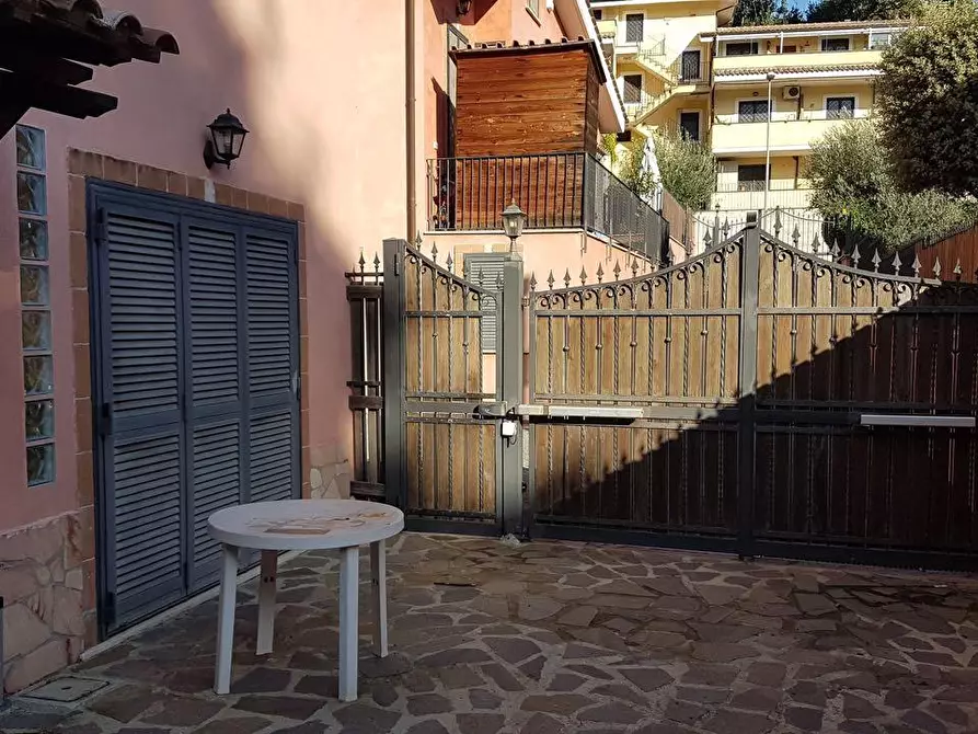 Immagine 68 di Casa quadrifamiliare in vendita  a Fiumicino