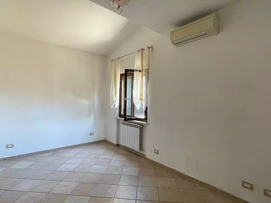 Immagine 30 di Casa quadrifamiliare in vendita  a Fiumicino