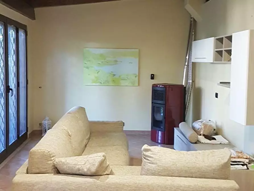 Immagine 49 di Casa quadrifamiliare in vendita  a Fiumicino