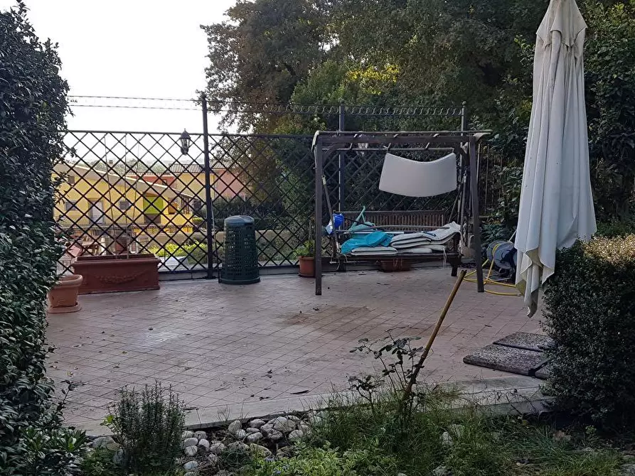 Immagine 61 di Casa quadrifamiliare in vendita  a Fiumicino