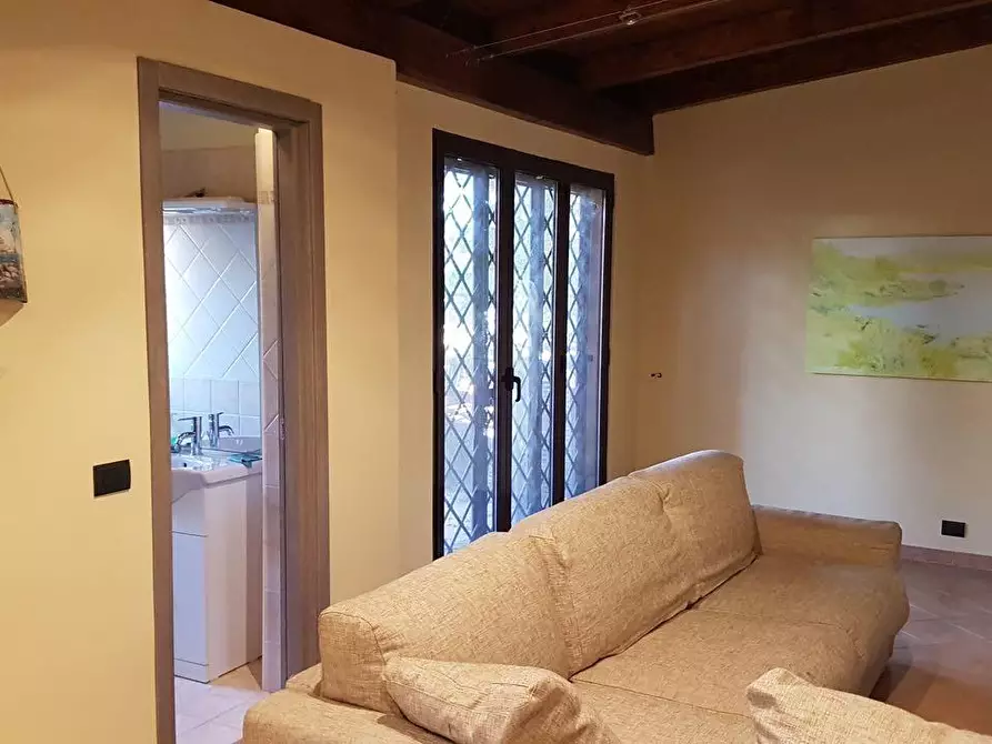 Immagine 55 di Casa quadrifamiliare in vendita  a Fiumicino