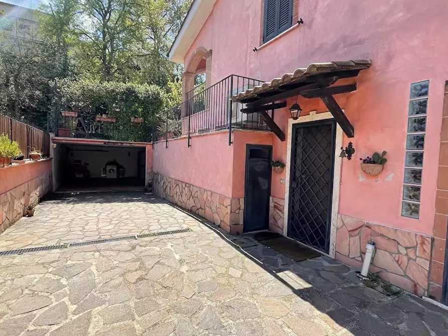 Immagine 5 di Casa quadrifamiliare in vendita  a Fiumicino