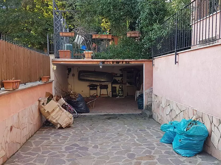 Immagine 69 di Casa quadrifamiliare in vendita  a Fiumicino