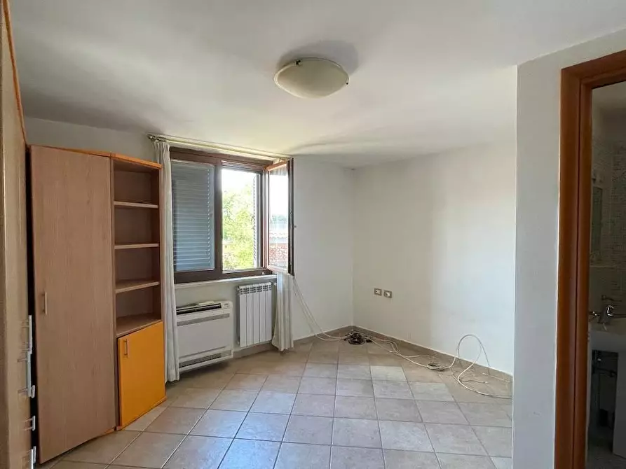 Immagine 35 di Casa quadrifamiliare in vendita  a Fiumicino