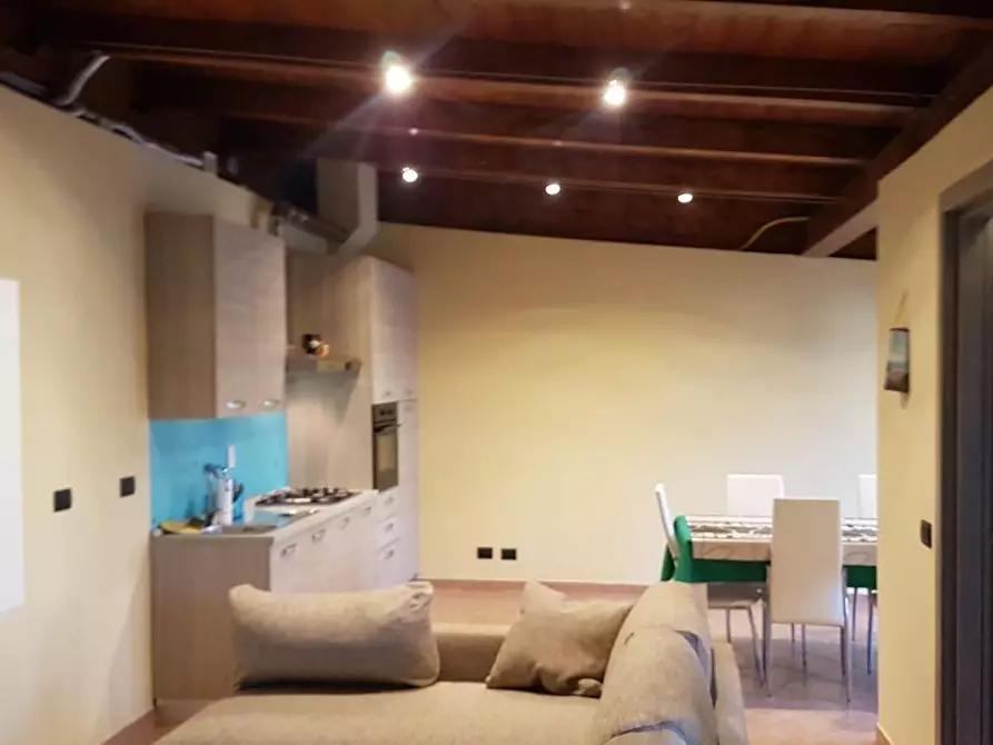 Immagine 45 di Casa quadrifamiliare in vendita  a Fiumicino