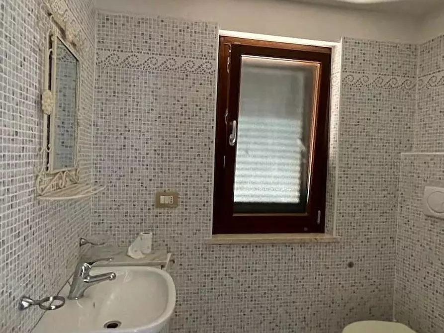 Immagine 37 di Casa quadrifamiliare in vendita  a Fiumicino