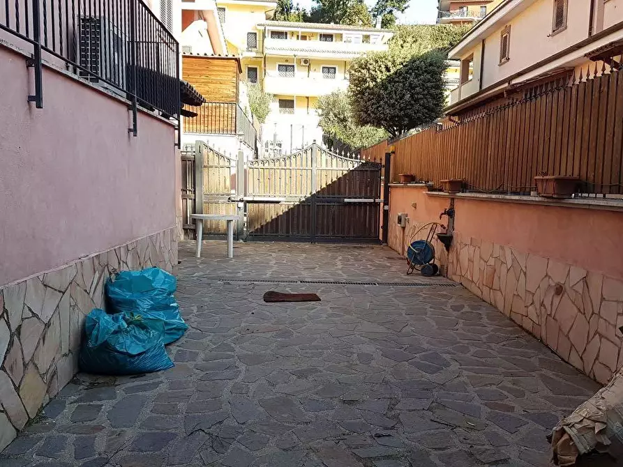 Immagine 66 di Casa quadrifamiliare in vendita  a Fiumicino