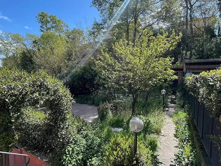 Immagine 10 di Casa quadrifamiliare in vendita  a Fiumicino