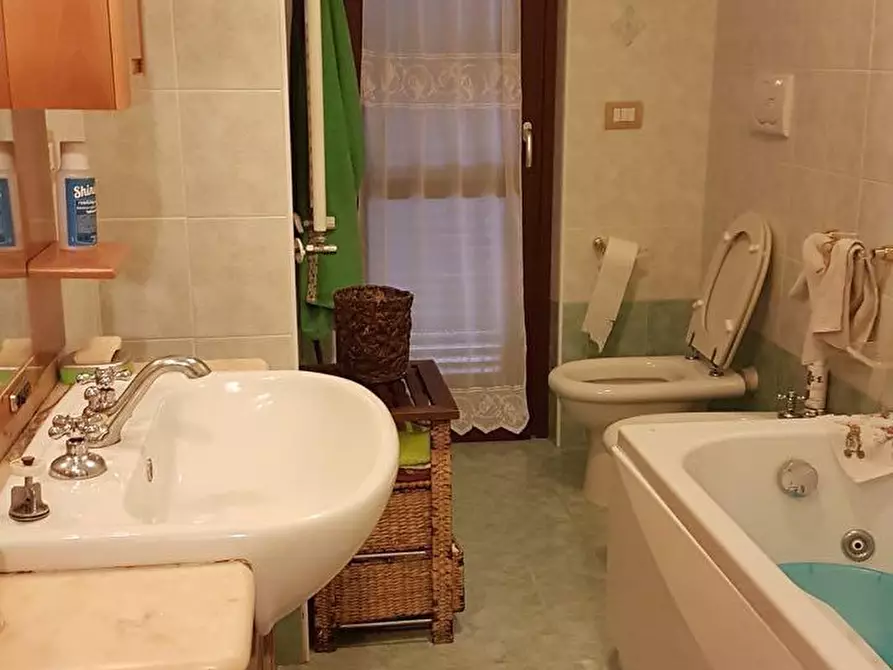 Immagine 71 di Casa quadrifamiliare in vendita  a Fiumicino