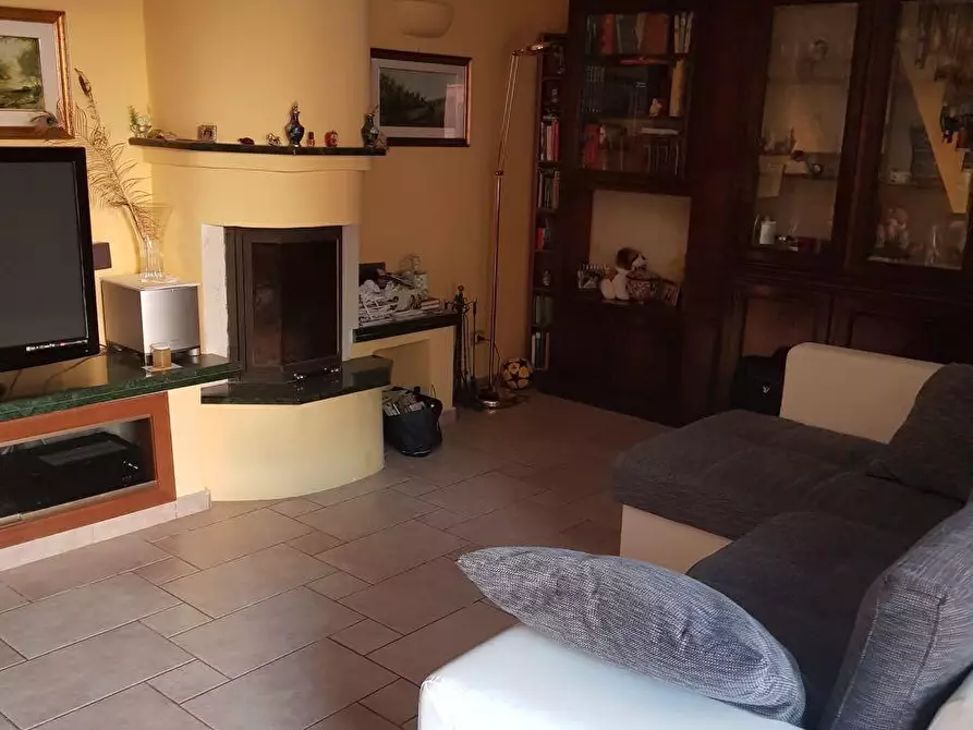 Immagine 15 di Casa quadrifamiliare in vendita  a Fiumicino