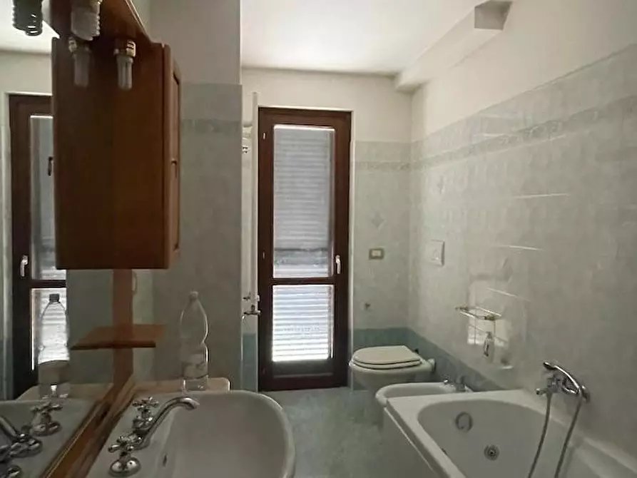 Immagine 34 di Casa quadrifamiliare in vendita  a Fiumicino