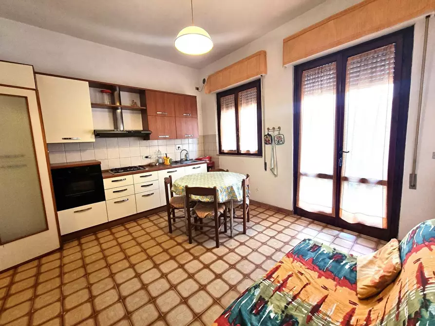 Immagine 9 di Appartamento in vendita  a Viareggio