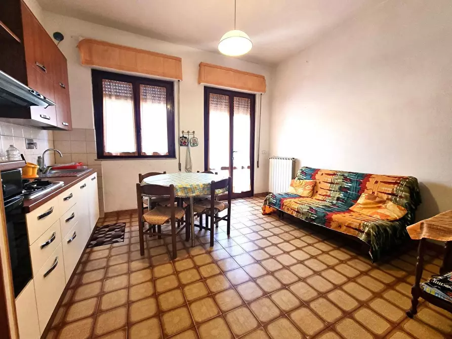 Immagine 10 di Appartamento in vendita  a Viareggio