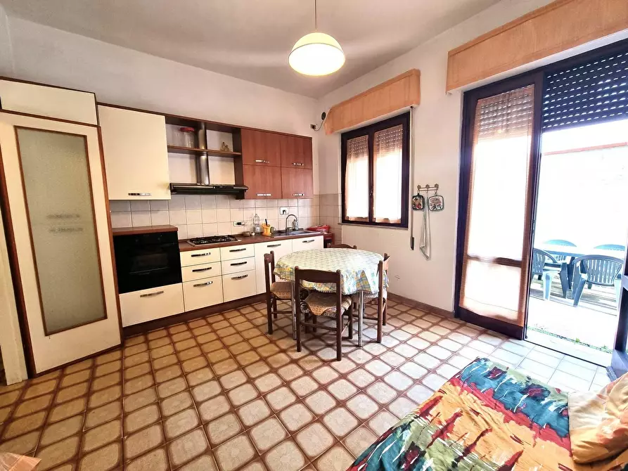 Immagine 6 di Appartamento in vendita  a Viareggio