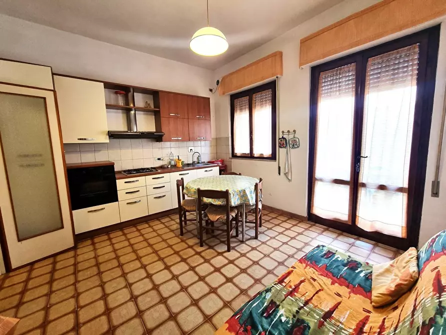 Immagine 8 di Appartamento in vendita  a Viareggio