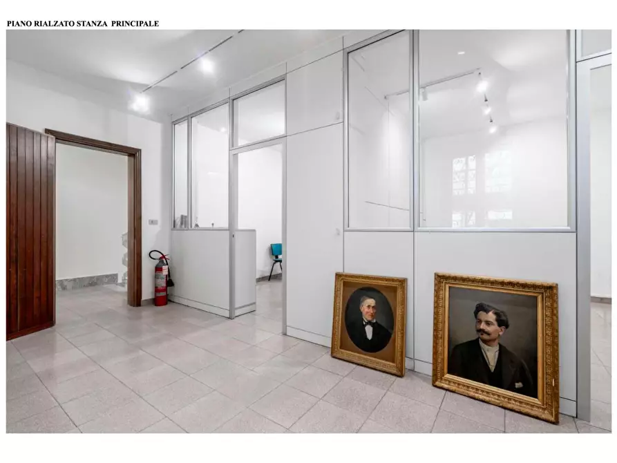 Immagine 6 di Ufficio in affitto  a Massa