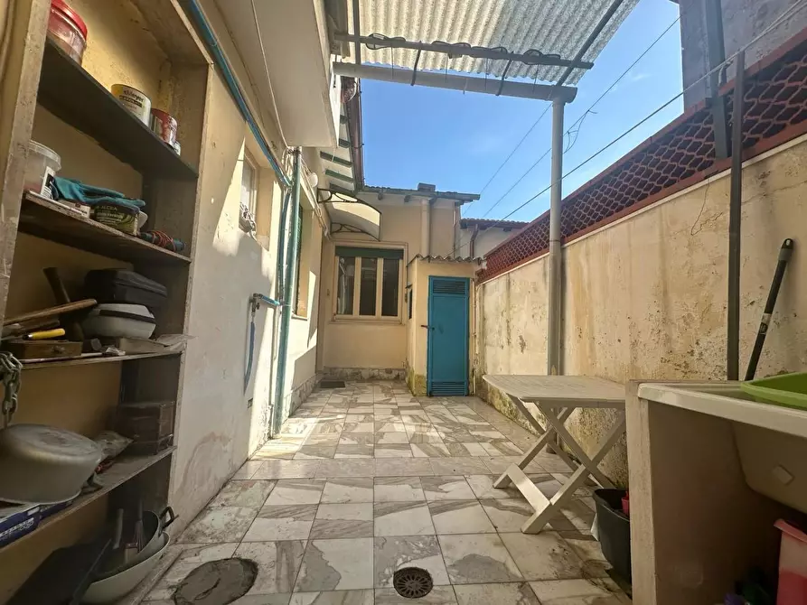 Immagine 16 di Villa in vendita  a Viareggio