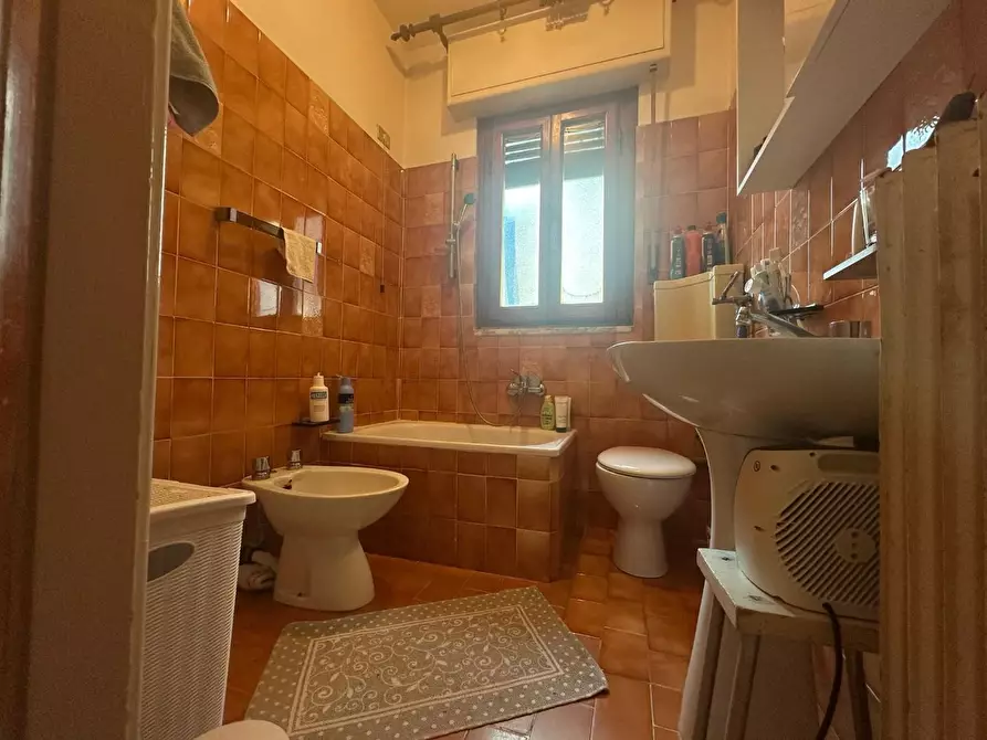 Immagine 72 di Villa in vendita  a Viareggio