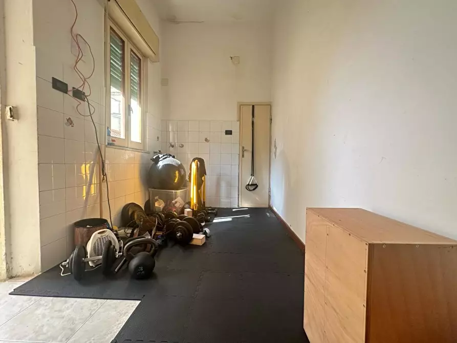 Immagine 49 di Villa in vendita  a Viareggio