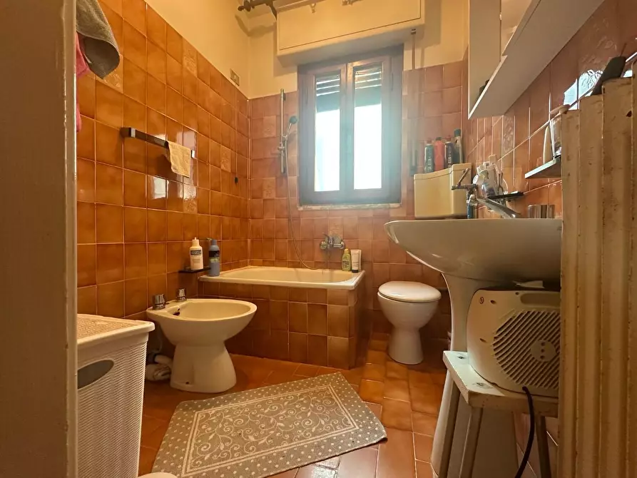 Immagine 39 di Villa in vendita  a Viareggio