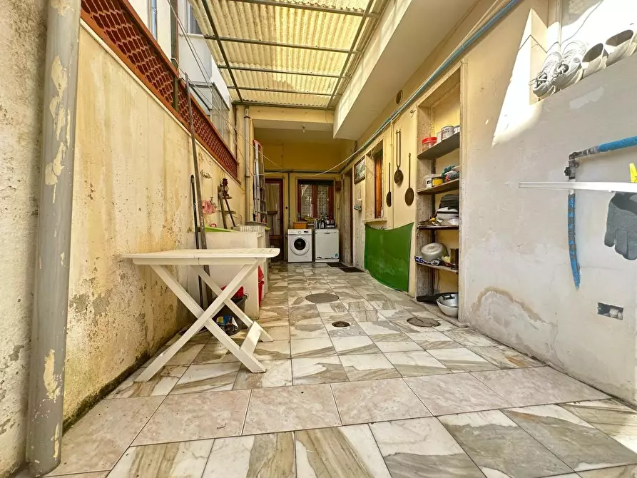 Immagine 20 di Villa in vendita  a Viareggio