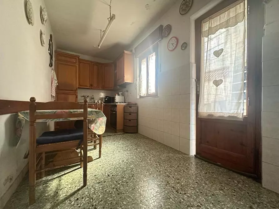 Immagine 8 di Villa in vendita  a Viareggio