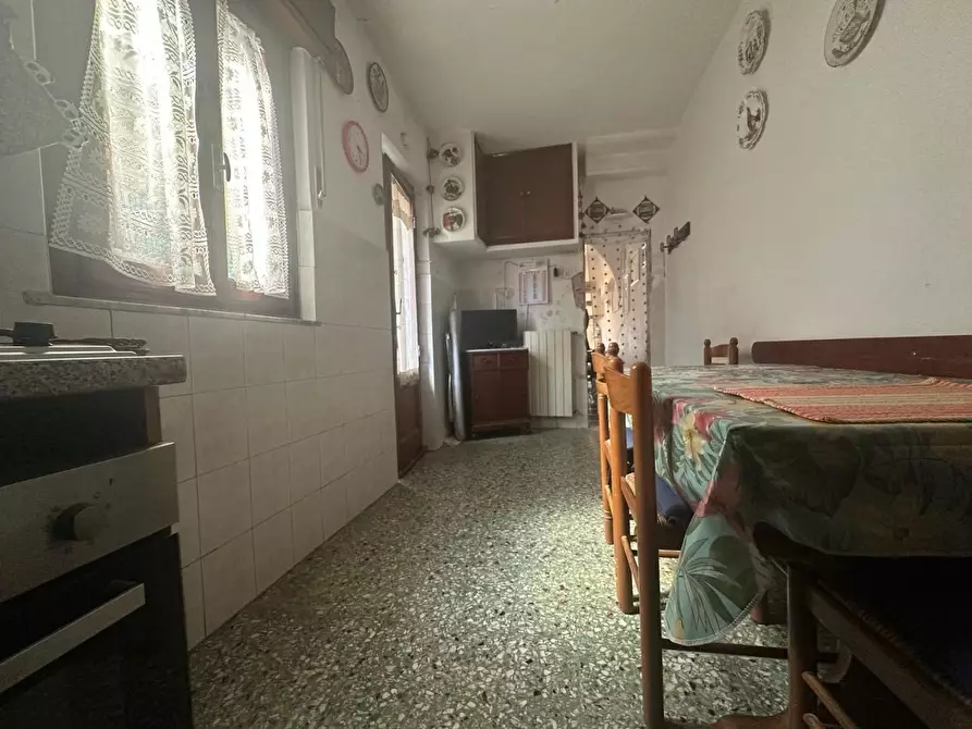 Immagine 13 di Villa in vendita  a Viareggio