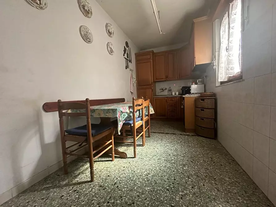 Immagine 15 di Villa in vendita  a Viareggio