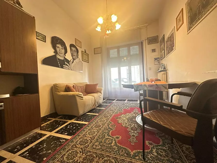 Immagine 6 di Villa in vendita  a Viareggio