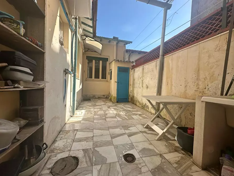 Immagine 22 di Villa in vendita  a Viareggio